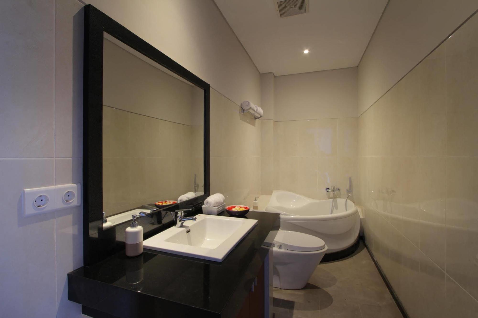 Sand Beach Luxury Living Kuta  Exterior photo