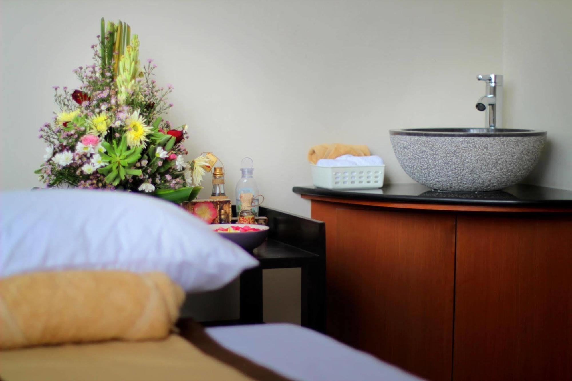 Sand Beach Luxury Living Kuta  Exterior photo